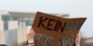 Demonstration: Kein Platz für Nazis