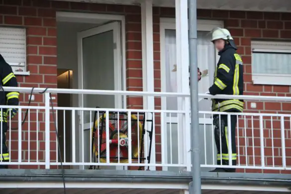 Rauchschaden in Wohnung: Zigarette löst Feuer auf Balkon in Melle aus
