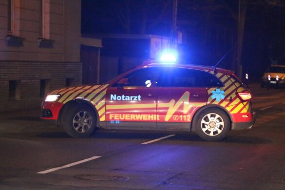 Alkoholisiert: Fußgänger und PKW kollidieren in Stüvestraße