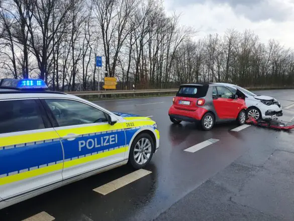 Autos krachen an Autobahnauffahrt zur A30 in Melle gegeneinander