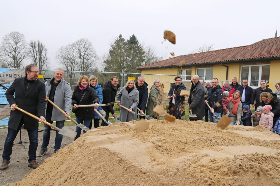 Spatenstich für Krippe in Kloster Oesede