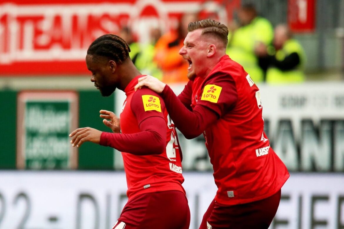 Simakala trifft gegen den VfL / Foto: IMAGO/Jan Huebner