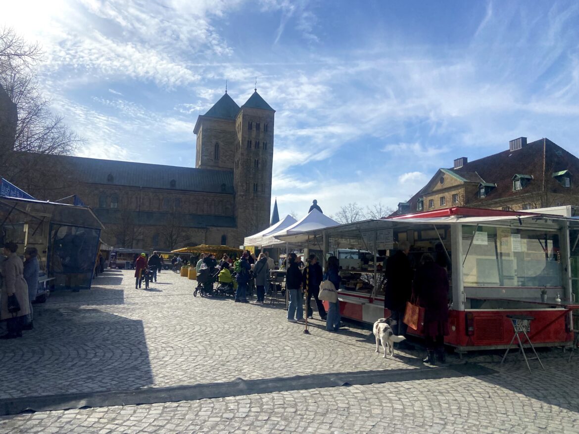 Wochenmarkt am Dom