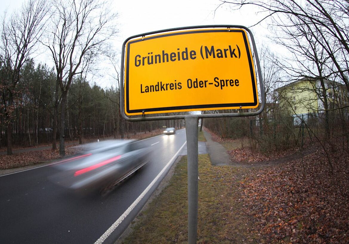 Ortsschild Grünheide (Mark)
