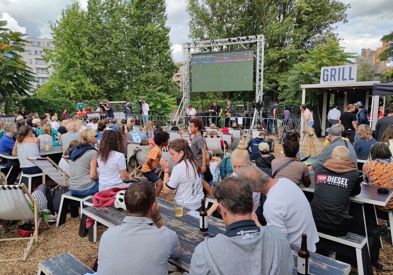 Public Viewing