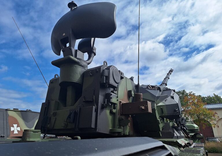 Militärfahrzeug