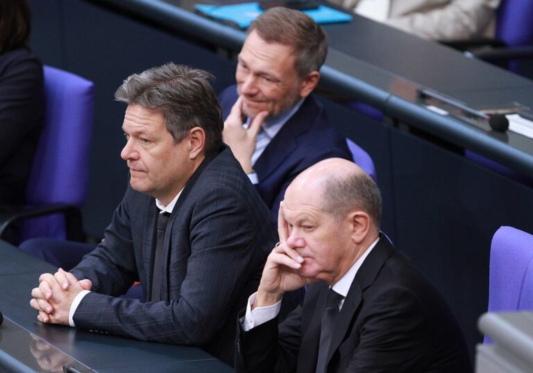 Ampel-Politiker Olaf Scholz (SPD), Robert Habeck (Grüne) und Christian Lindner (FDP)