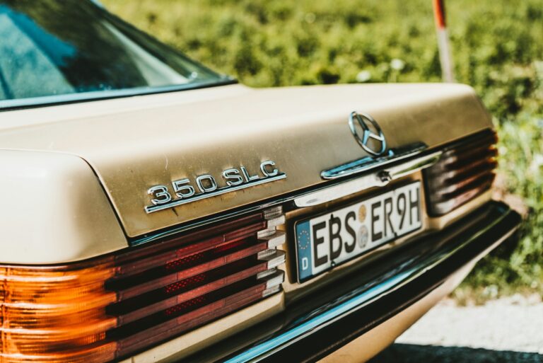 Mercedes Oldtimer mit H-Kennzeichen