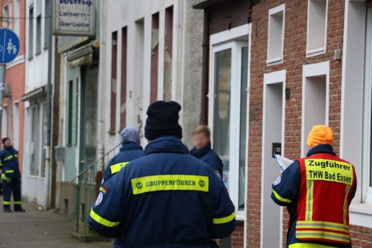 THW kontrolliert Evakuierung bei Bombenräumung
