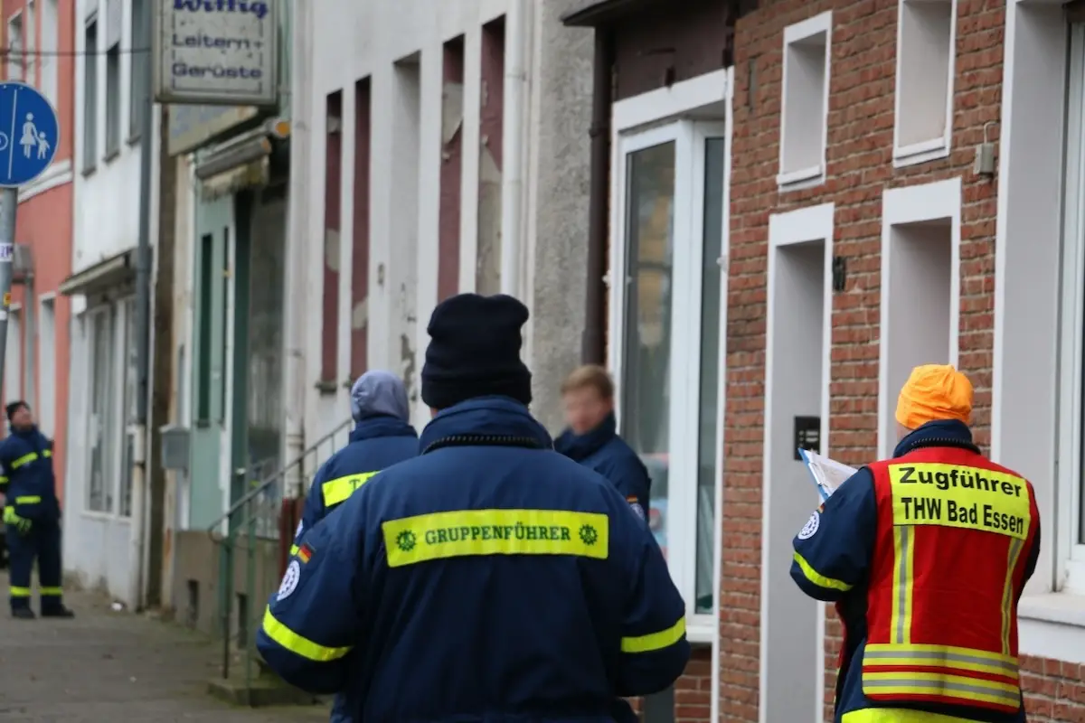 Bürger empören sich über Ablauf der Bombenräumungen im Lokviertel: „Immerhin wird jedes Mal eine Kleinstadt evakuiert“ THW kontrolliert Evakuierung bei Bombenräumung