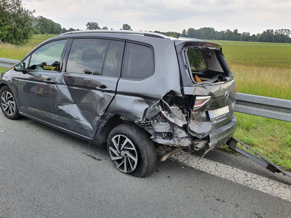Schwerer Auffahrunfall auf Autobahn A1 bei Lengerich fordert zwei Schwerverletzte Auffahrunfall auf der A1