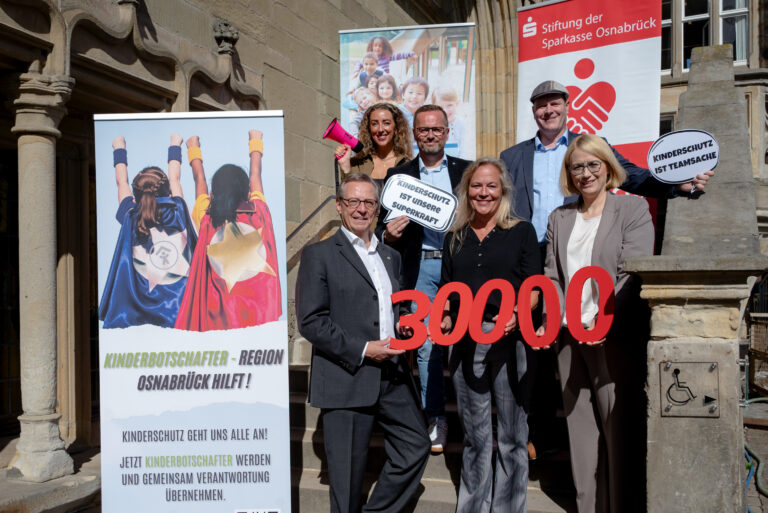 Sparkasse spendet an Kinderschutzbund Osnabrück