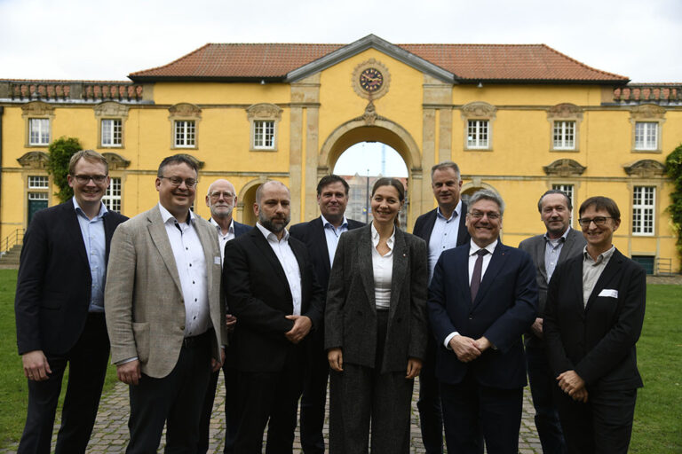 Die Beteiligten am KI-Reallabor Agrar bei der feierlichen Eröffnung. / Foto: Uwe Lewandowski