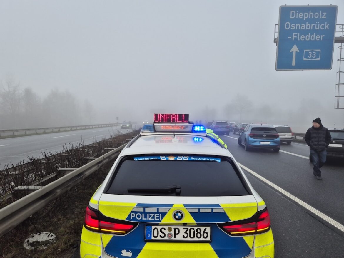 Unfall im Nebel auf der Autobahn bei Osnabrück