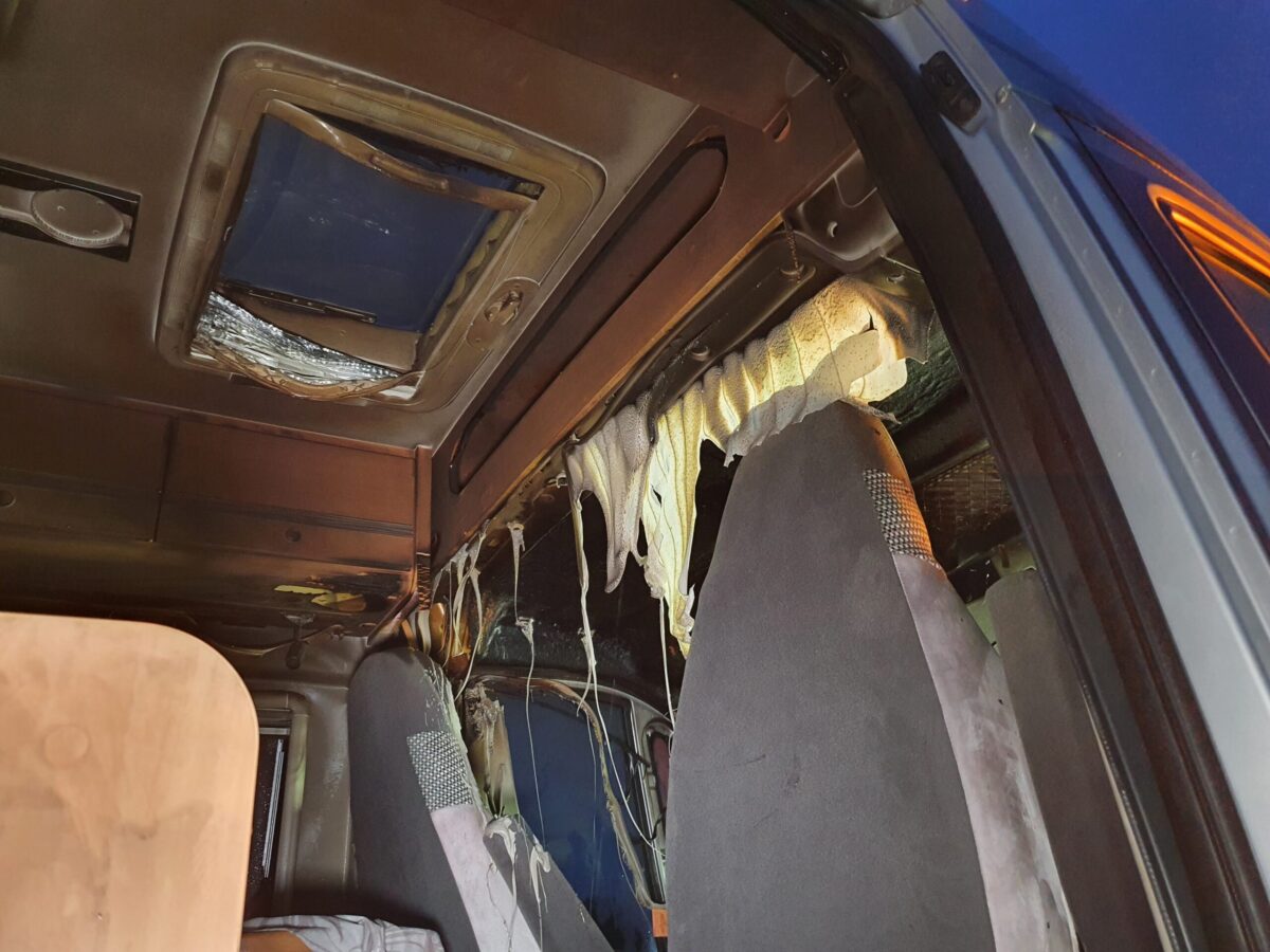 Zwischen Bramsche und Osnabrück: Blitz setzt Wohnmobil auf Autobahn A1 in Brand Wohnmobilbrand durch Blitz auf A1