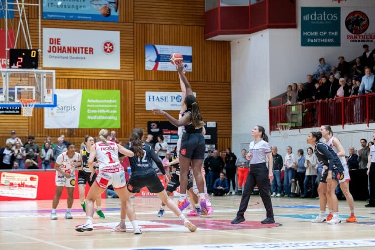 GiroLive Panthers vs. TK Luchse Hannover. / Foto: Alexander Reinhard in Osnabrück (Gesamtstadt)