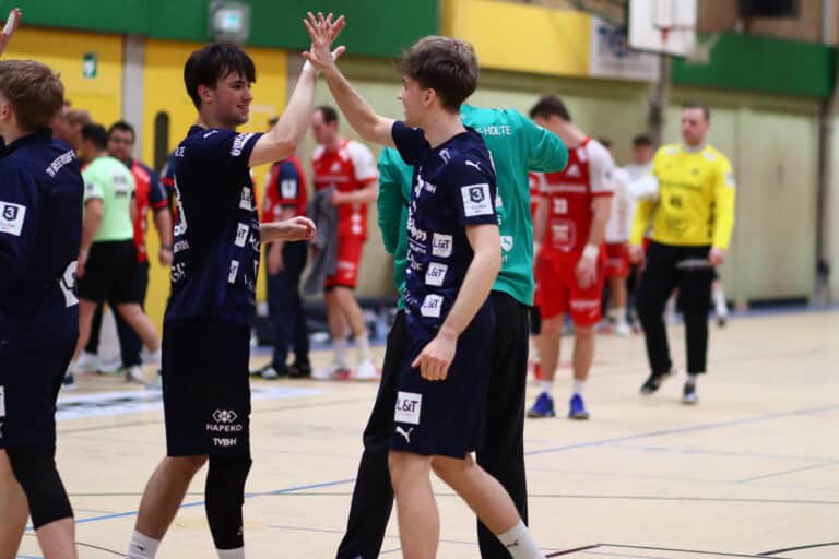 Big Points im Abstiegskampf: TVB-H schlägt die Ahlener SG/ Foto: Petra auf dem Kampe in TV Bissendorf-Holte