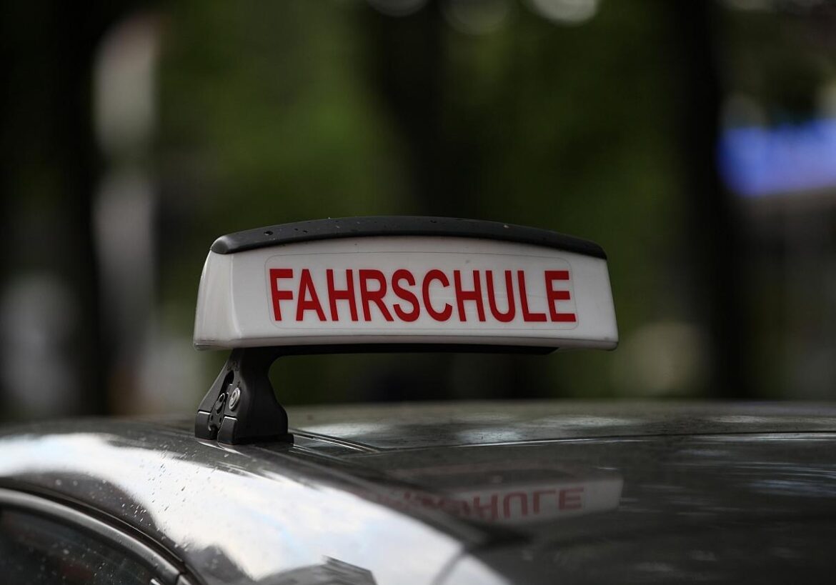 Fahrschule (Archiv)
