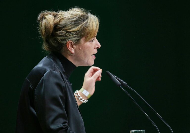 Mona Neubaur