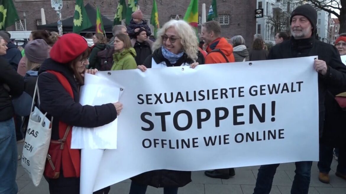 Solidarität mit Collien Fernandes: Demo gegen sexualisierte Gewalt