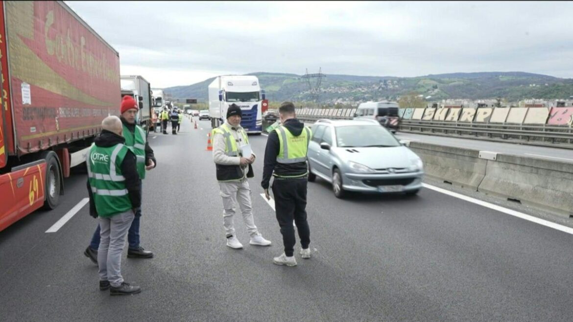 LKW-Fahrer protestieren gegen hohe Spritpreise in Frankreich
