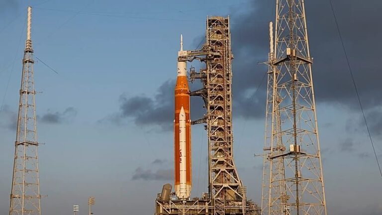 Artemis II: Vorbereitungen für historische Mondmission laufen