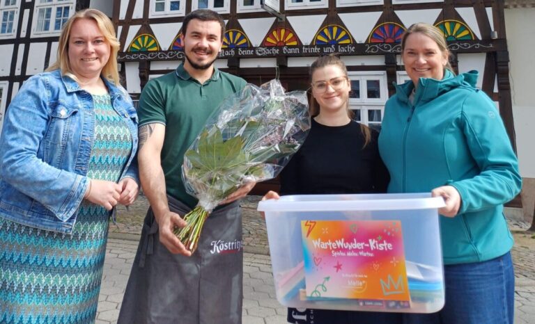 Auf einen guten Start: (von links) Jutta Dettmann, Gabriel Gitlan, Sidija Korotkova und Sabrina Bieschke vor dem Ristorante Pizzeria „Da Gabriele“ an der Haferstraße 19 in Melle-Mitte.