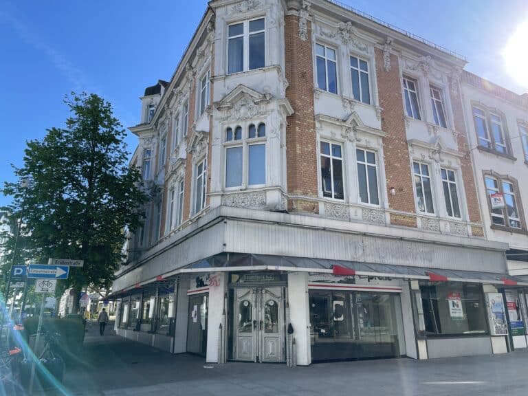 In diesem markanten Gebäude soll die neue Kinderbibliothek entstehen. / Foto: Dominik Lapp in Innenstadt