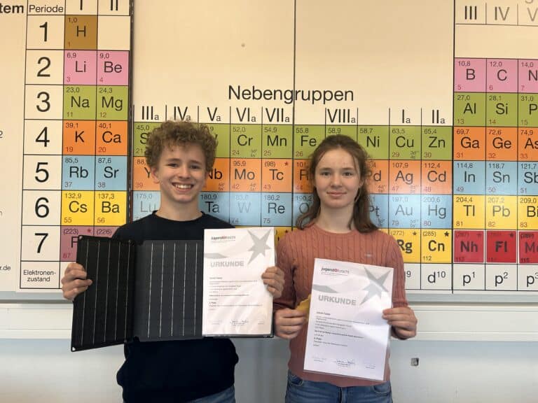 Topaly-Geschwister räumen bei "Jugend forscht junior" ab. / Foto: Gymnasium "In der Wüste", André Gottschlich