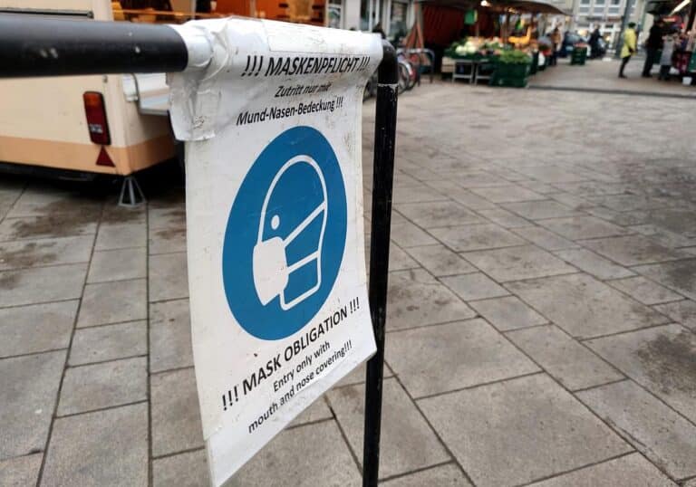 Maskenpflicht auf