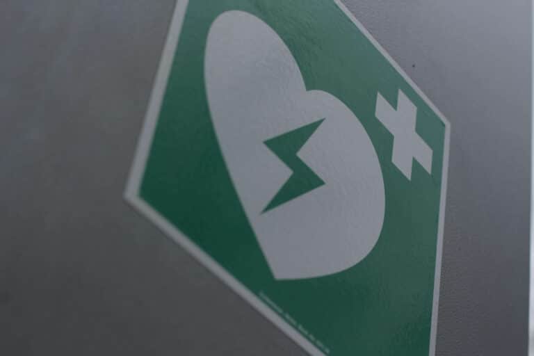 Defibrillator (AED)