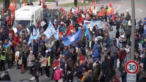 Ostermärsche für Frieden: Zehntausende demonstrieren