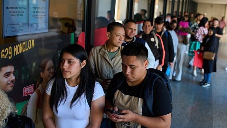Spanien legalisiert Migranten: Neue Regelung sorgt für Diskussionen