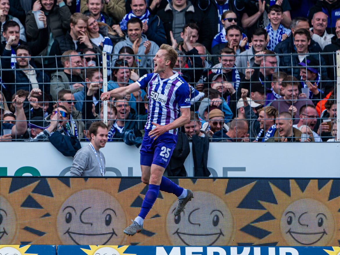 Niklas Wiemann (VfL Osnabrück) beim Torjubel zum 1:0.