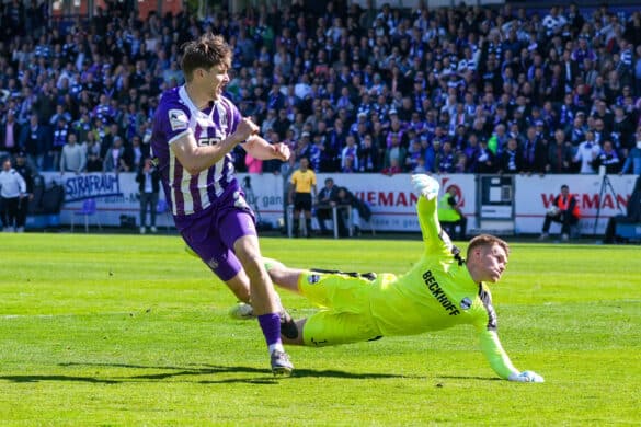 Bernd Riesselmann trifft zum 2:1-Endstand für den VfL Osnabrück.