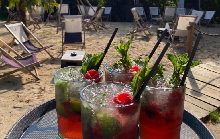 Cocktails am Hasebeach/Fotos: Hasebeach in Wüste