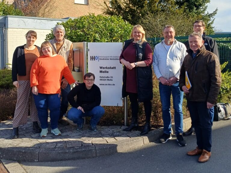 Freuen sich über den gelungenen Austausch: Jutta Dettmann, Florian Weßling, Manfred Ende, Annika Meyer zu Eißen, Natascha Schäfer, Lena McDougall, Manfred Eickmeyer und Andreas Pösse./Foto: Stadt Melle