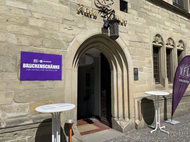 Brückenschänke im Ratskeller während der Maiwoche in Altstadt