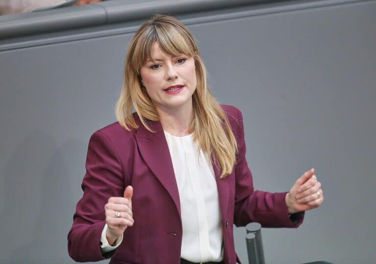 Clara Bünger