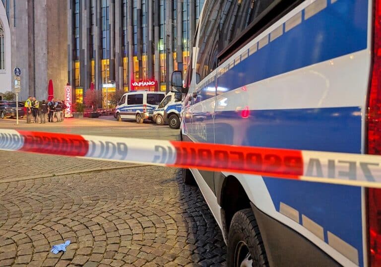 Auto fährt