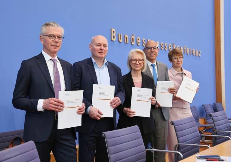 Frühjahrsgutachten 2026