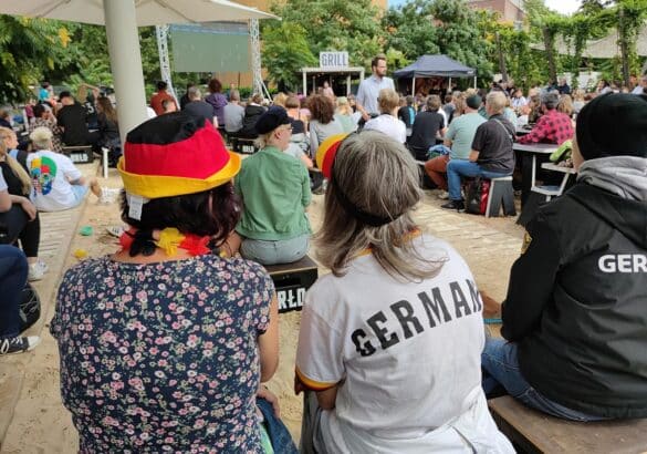 Public Viewing
