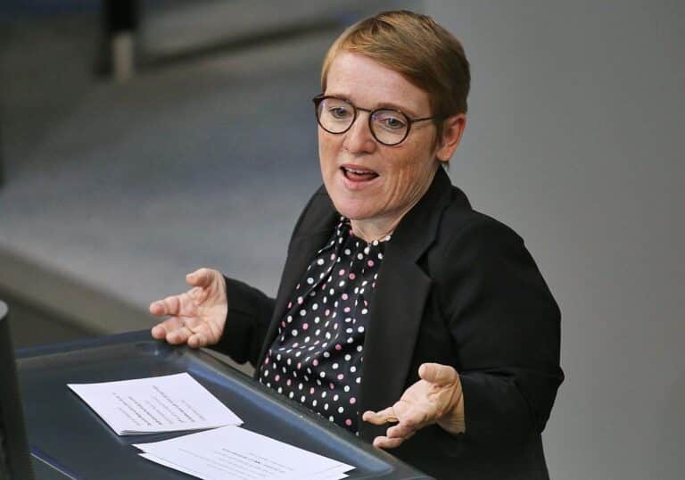 Simone Fischer