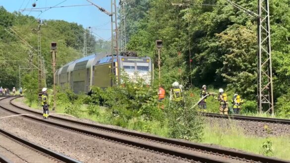 Bahnstrecke Bremen-Hamburg nach Oberleitungsbrand gesperrt