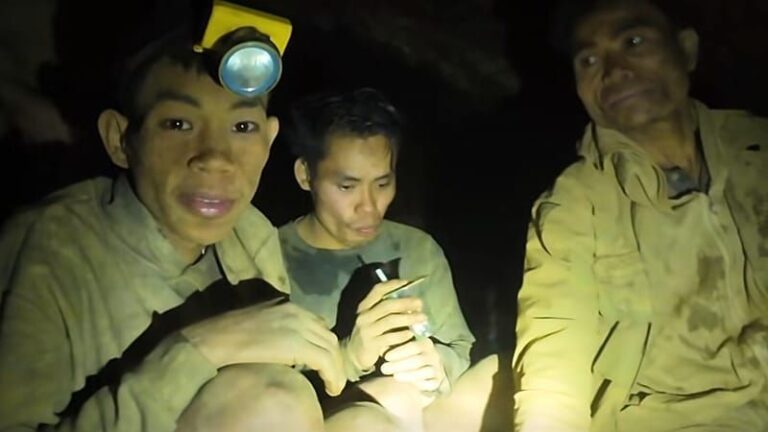 Fünf Goldsucher in Laos lebend aus Höhle gerettet