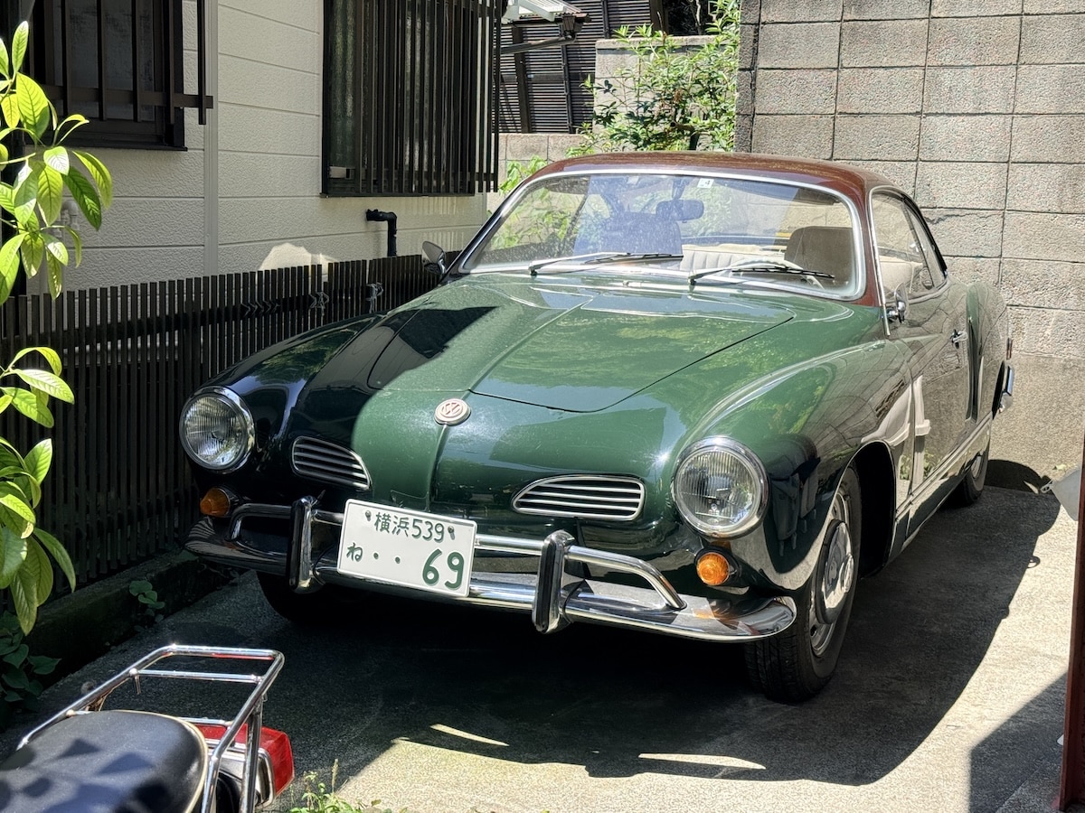 ein alter Karmann Ghia in "Hase" (wirklich!) einem Stadtteil der Küstenstadt Kamakura (südlich von Tokio) / Foto: Pohlmann