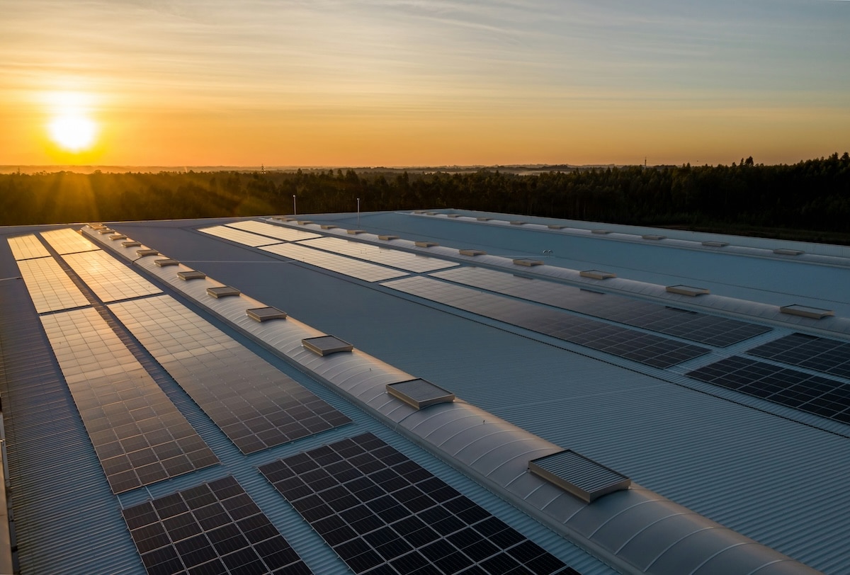 Solaranlagen bei Sonnenuntergang