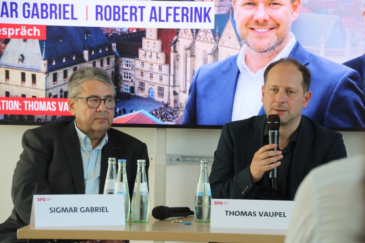 Sigmar Gabriel und Thomas Vaupel. / Foto: Dominik Lapp