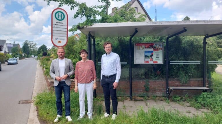 André Klekamp, Heike Walter und Marvin Gehricke beim Vor-Ort-Termin. / Foto: SPD Hellern in Osnabrück (Gesamtstadt)