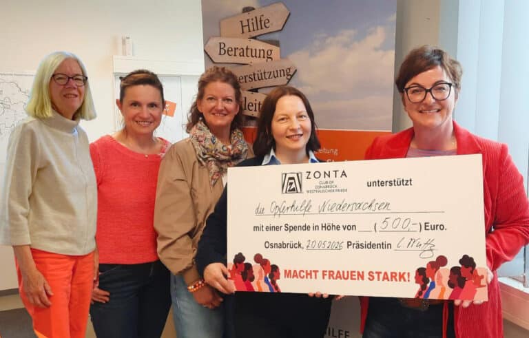 Spendenübergabe an die Opferhilfe Niedersachsen. / Foto: Zonta-Club Westfälischer Frieden in Osnabrück (Gesamtstadt)